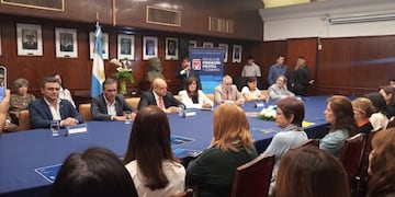 Lanzaron la Escuela de Formación Política y Gobierno de la UNT.