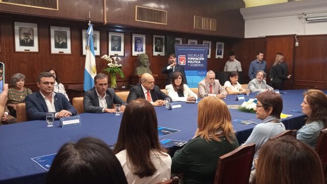 Lanzaron la Escuela de Formación Política y Gobierno de la UNT.