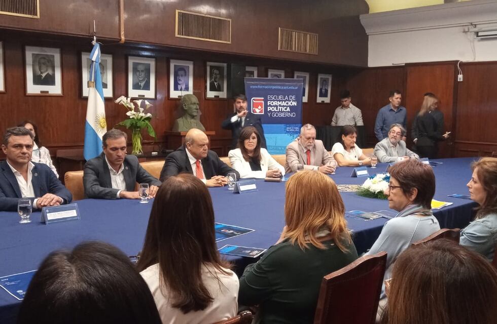 La UNT presentó la Escuela de Formación Política y Gobierno