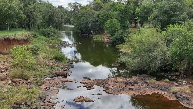 Crisis hídrica en Montecarlo por bajante del arroyo Itácuruzú.