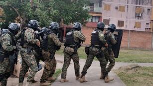 La investigación identificó a tres sospechosos, en operativos supervisados por el Comisario General Miguel Carabajal.