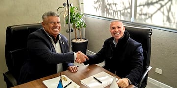 Chiqui Tapia anuncia alianza con Universo Jiménez. (Foto: X)