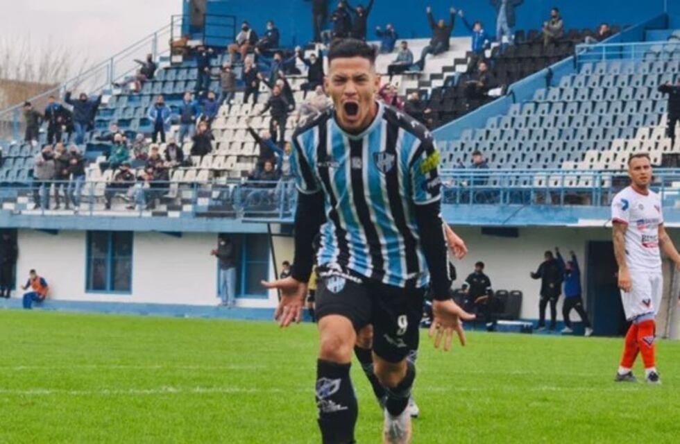 Un futbolista merlino jugará en Defensa y Justicia
