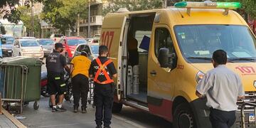 Esperaba su turno, se bajó de la vereda y fue atropellada, en avenida Colón.