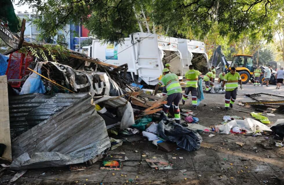 El Gobierno porteño desalojó una feria en las cercanías a la terminal de ómnibus de Retiro