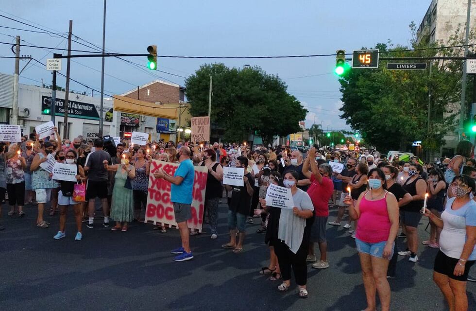 Vecinos de barrio Azcuénaga pidieron justicia tras el crimen de Fernando Dipré