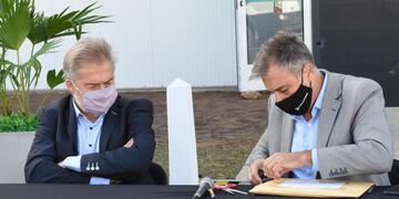 El senador nacional Roberto Mirabella y el intendente Luis Castellano