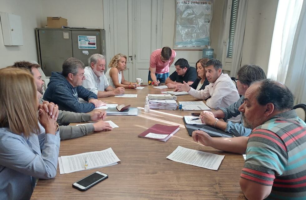 Tres Arroyos: Revisión general de expedientes y despachos en la última Comisión de Acción Social