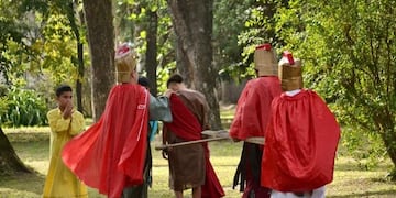 Niñas y niños de dispositivos de cuidado interpretaron estaciones de la Pasión, en un acto cargado de espiritualidad y reflexión.