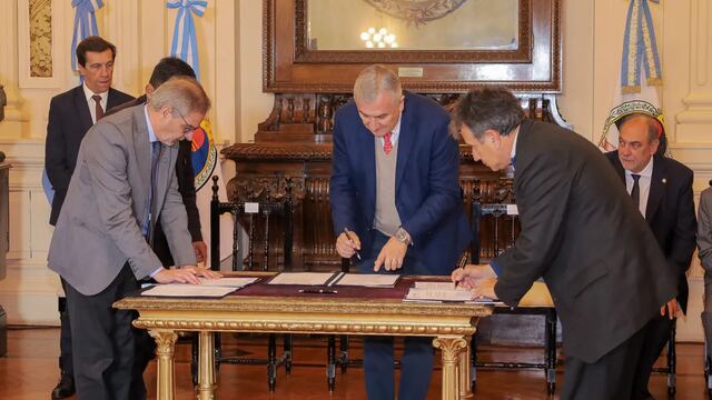 El gobernador Gerardo Morales y los rectores de las Universidades Nacionales de Jujuy y Tucumán acordaron iniciar un proceso conjunto para la creación de la carrera de Medicina en la provincia.