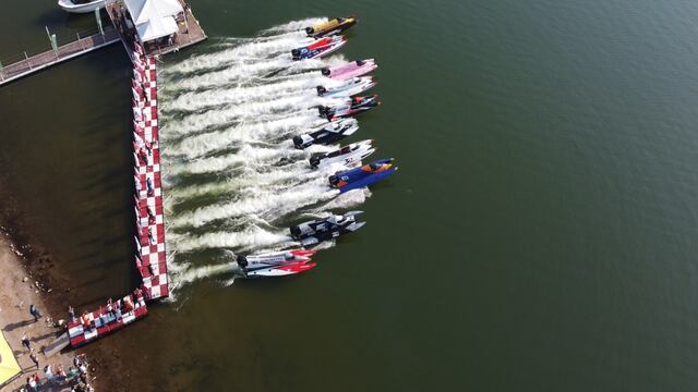 Carrera de lanchas en Potrero de los Funes, San Luis.