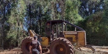 Secuestran varias máquinas y rollos de maderas en un Apeo Ilegal en Puerto Mado