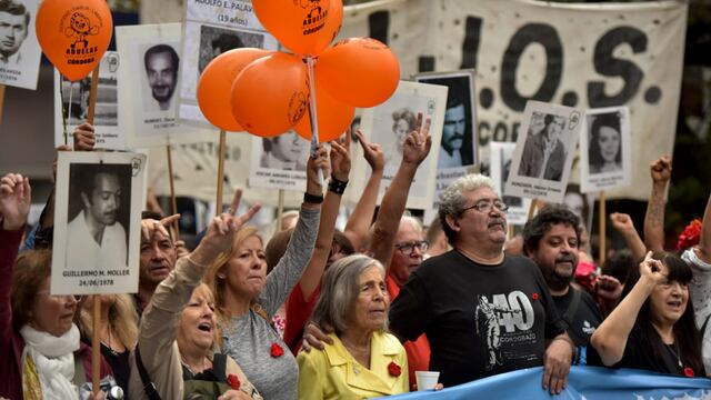 Día de la Memoria. Sonia Torres encabeza la marcha del 24 de marzo en Córdoba. (Facundo Luque / La Voz)