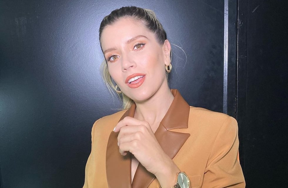 Laurita Fernández deslumbró en Instagram con un conjunto de ropa interior blanco con encaje