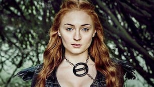 Sophie Turner como "Sansa Stark".
