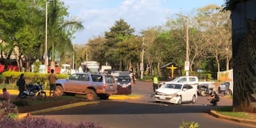 Accidente vial en Eldorado entre un automóvil y una camioneta.