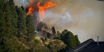 Las llamas fueron controladas pasadas las 21.30 horas (Particio Rodríguez).