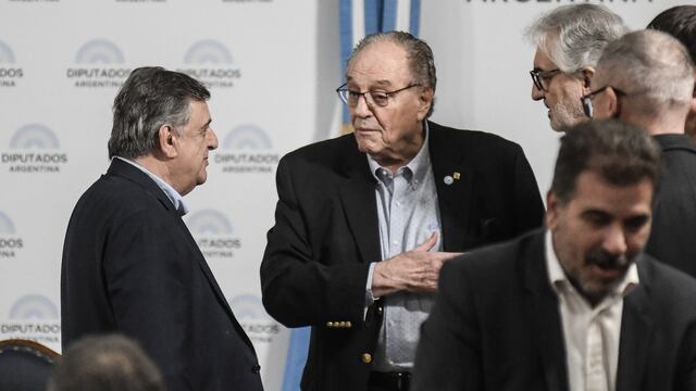 Los diputados Mario Negri y Carlos Heller en la presentación del Presupuesto 2023. Foto: Federico López Claro.