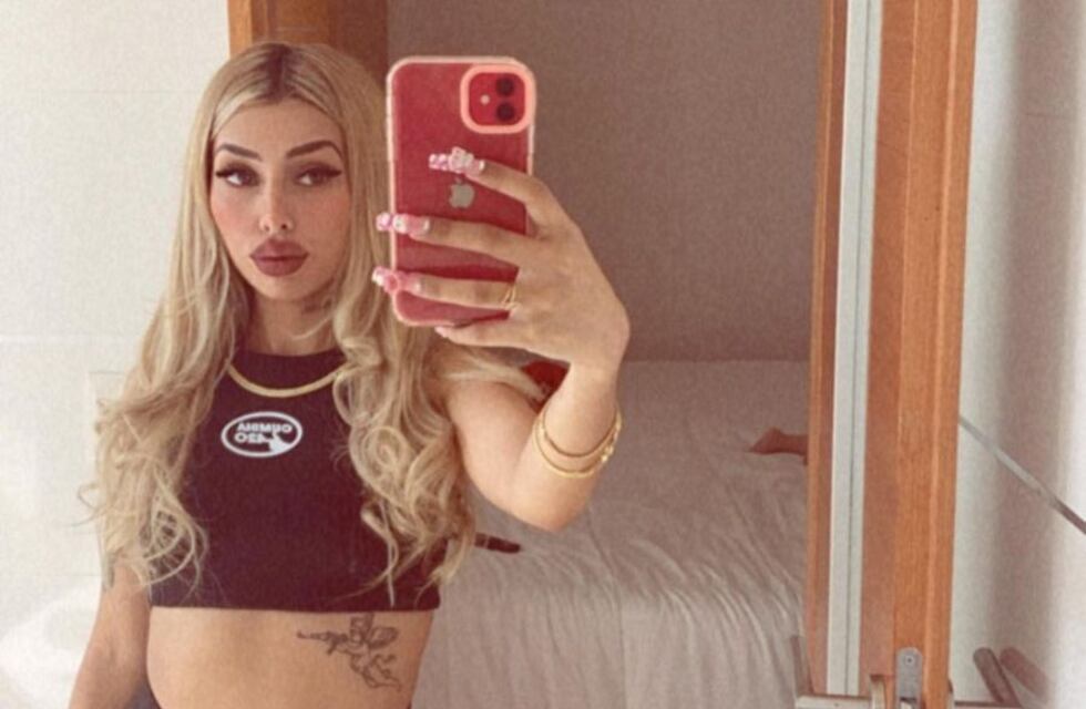 Tamara Baéz se sumó a la moda del corset y make up con brillo para el cumple de su hija