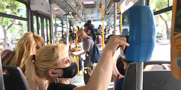 No habrá paro  de colectivos este martes.