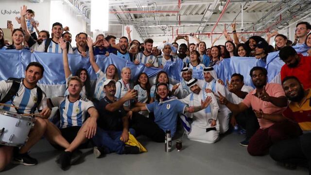 Los residentes tuvieron la oportunidad de llevar la albiceleste por todos los estadios mundialistas.