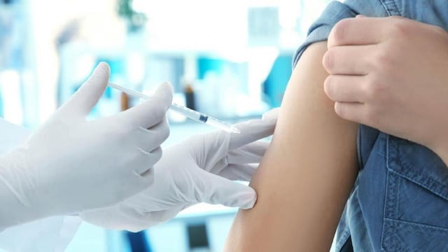 Podrán anotar a los adolescentes con enfermedades preexistentes para recibir la vacuna contra el coronavirus.