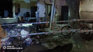 Villa María: una explosión en una casa provocó un derrumbe y dejó un herido grave. (Foto: Policía)