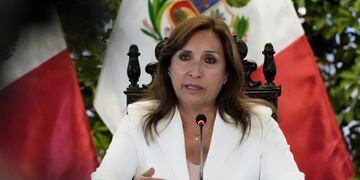 Dina Boluarte, presidente de Perú, no consiguió los votos necesarios para adelantar las elecciones.
