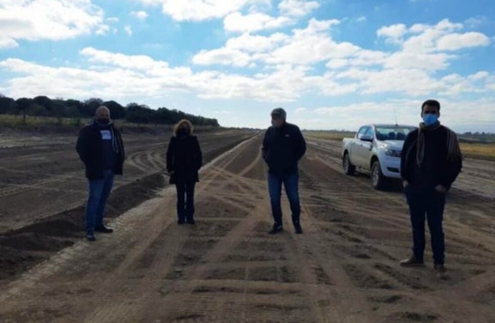 Incendios en Córdoba: construyen pista de aterrizaje en Río de los Sauces