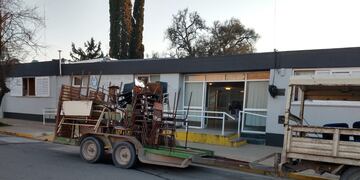 Se entregaron donaciones a la Escuela Nº  501, Nº 9 y al Club Quilmes.