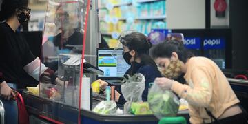 Compras en supermercados. (Foto: Clarín)