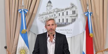 "Está claro que gran parte del deterioro que sufrimos en la provincia está vinculado con los privilegios de la política", afirmó el mandatario.