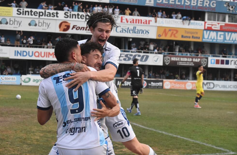 Atlético ganó y alcanzó a Brown de Adrogué