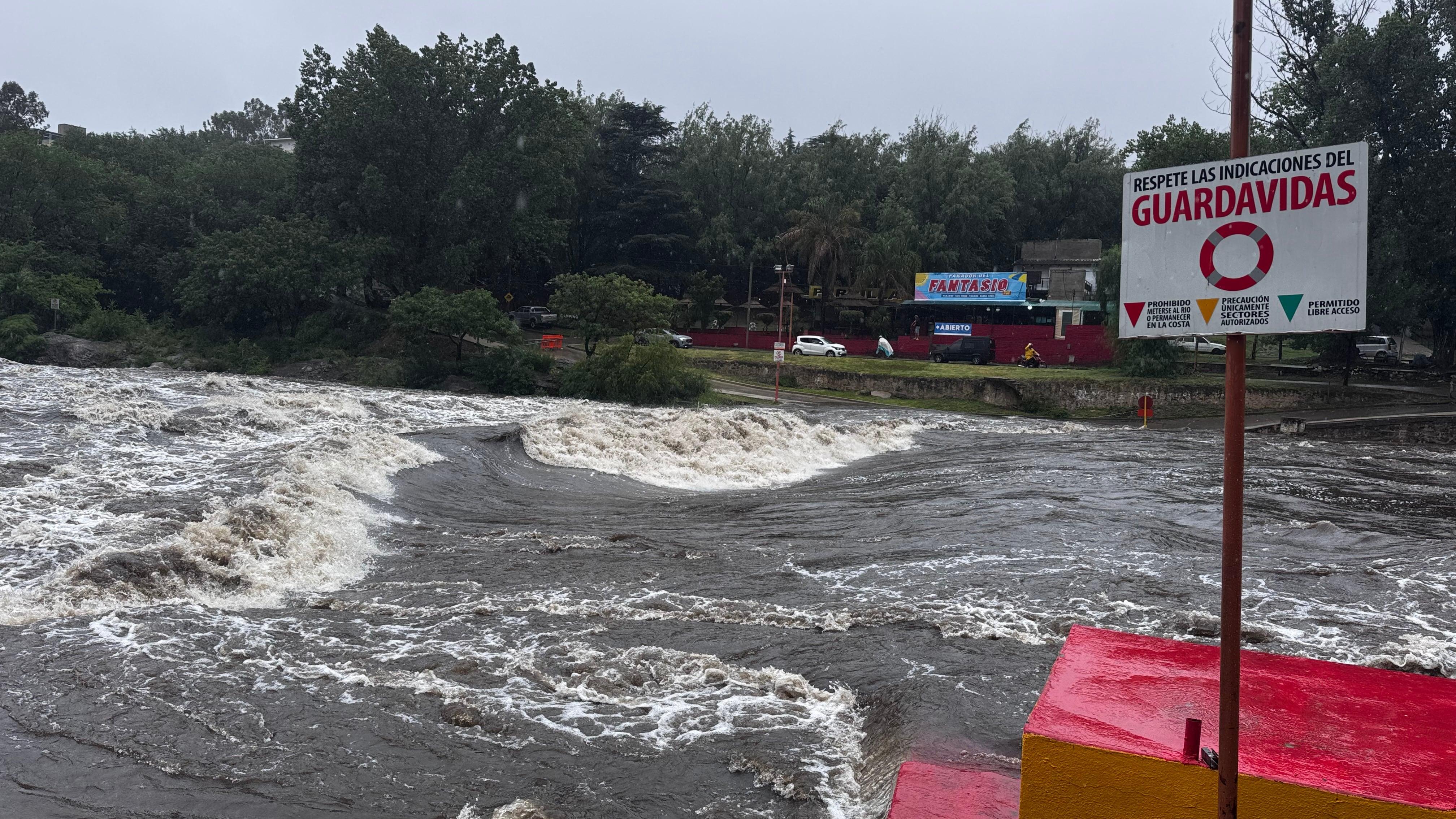 Creciente del río San Antonio de Carlos Paz. (La Voz)