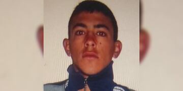 El joven está prófugo de la Justicia, y piden colaboración para dar con su paradero.