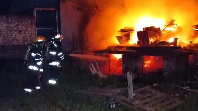 Incendio estructural en Arroyito