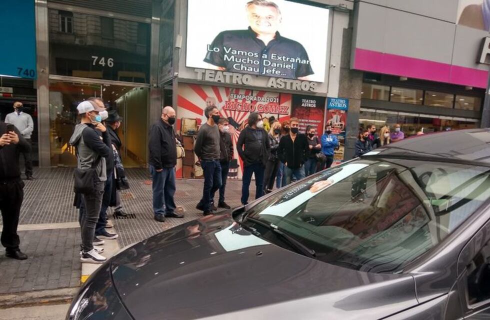 Despidieron a Daniel Comba frente al Teatro Astros de Buenos Aires