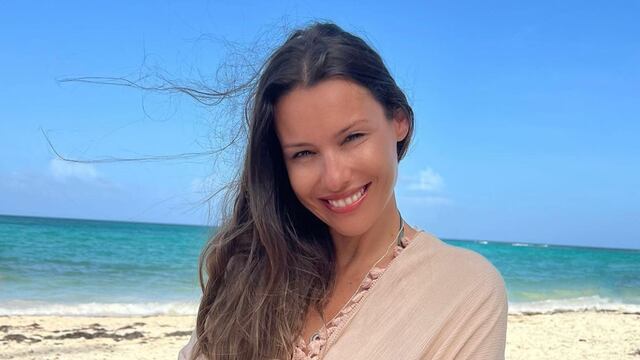 Pampita enamoró con su look retro.