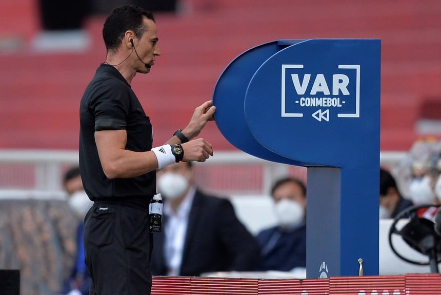 La Conmebol introduce un cambio en el VAR (Prensa)