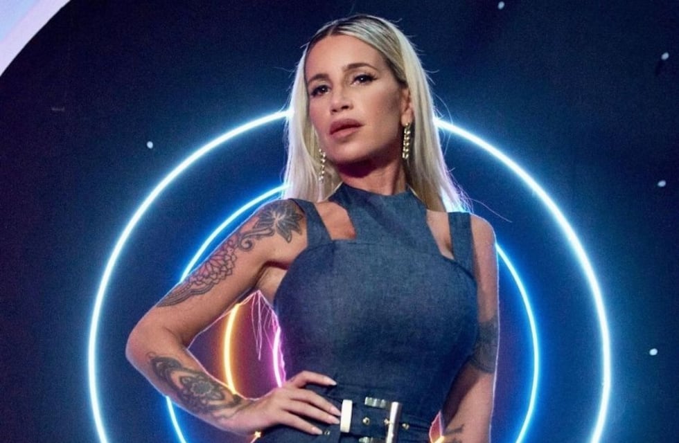 Flor Peña posó con un microtop ajustado que casi deja ver de más: “Me explota”