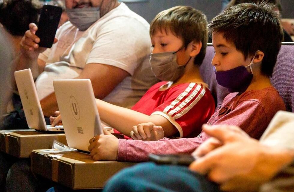 Ushuaia: La Municipalidad informó un trabajo de seguimiento para evitar la comercialización de computadores de Conectar Igualdad