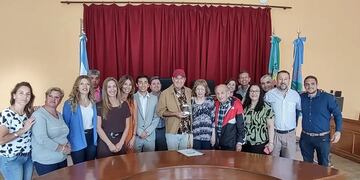 La enfermera Nelba Serenelli , la docente Adela Gutiérrez Rubio y el músico Luis Emilio “Indio” Mayol, fueron reconocidos como vecinos destacados.