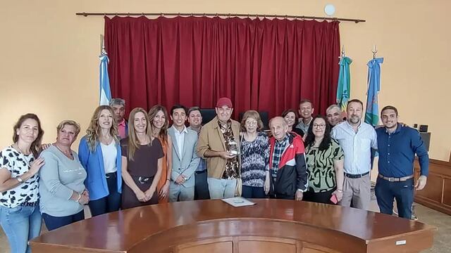 La enfermera Nelba Serenelli , la docente Adela Gutiérrez Rubio y el músico Luis Emilio “Indio” Mayol, fueron reconocidos como vecinos destacados.