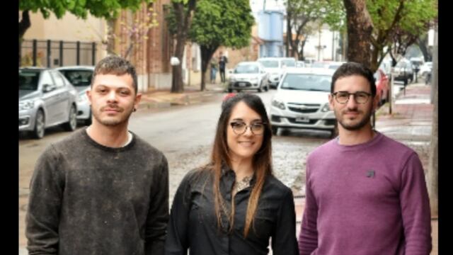 Matías Martínez Sella, junto con el prof. Franco Durán y Evelyn Meza, de Ciudad Progresista