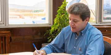 El Gobernador firmó un convenio de cooperación.