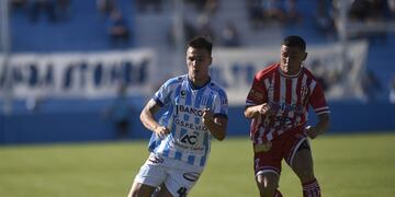 El lateral Santiago Rinaudo, de los más parejos en Racing en cada fecha (Ramiro Pereyra / La Voz).