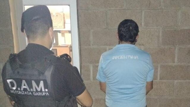 Un hombre alcoholizado intentó agredir a su pareja y terminó detenido.