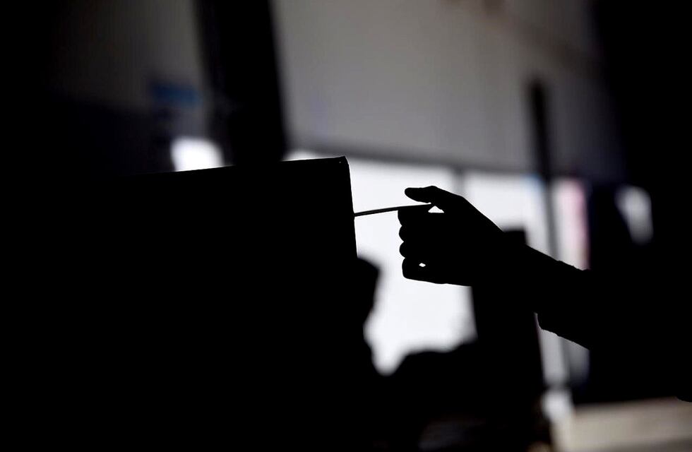 Elecciones en Santa Fe: aseguran que no habrá mesas especiales las personas sospechosas con Covid-19