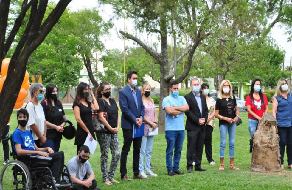 Suelta de globos por el Día Internacional de la Discapacidad