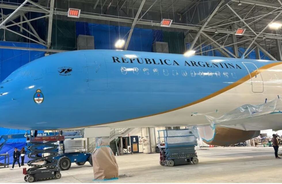 Siguen las críticas a la riesgosa maniobra del nuevo avión presidencial al llegar a la Argentina: “Fue un papelón”